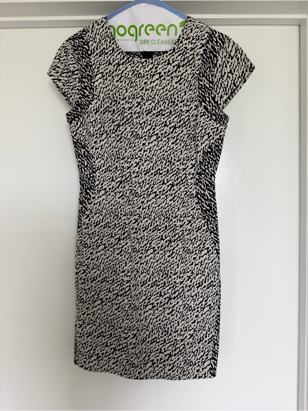 Diane Von Furstenberg Black & White Printed Sheath Dress